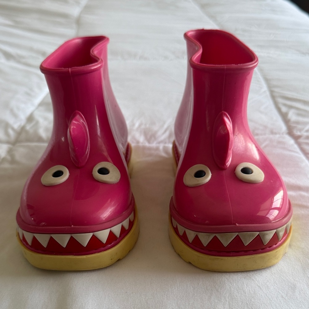 ADORABLE GIRLS MINI MELISSA PINK SHARK ANKLE RAINBOOTS SIZE 10